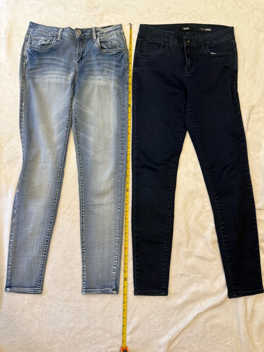 2 Pairs - Kensie Skinny Jeans - Light Wash & Dark Indigo